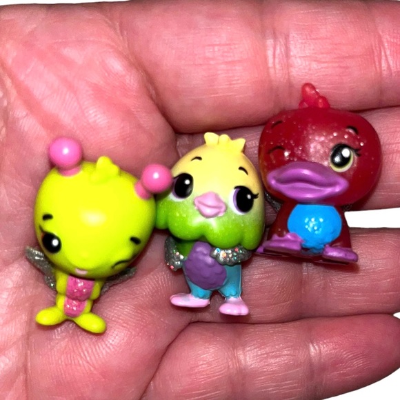 Lot of 8 Hatchimals Mini Colleggtibles Assorted Figures Mixed Toys 3 Cartons - Picture 5 of 8